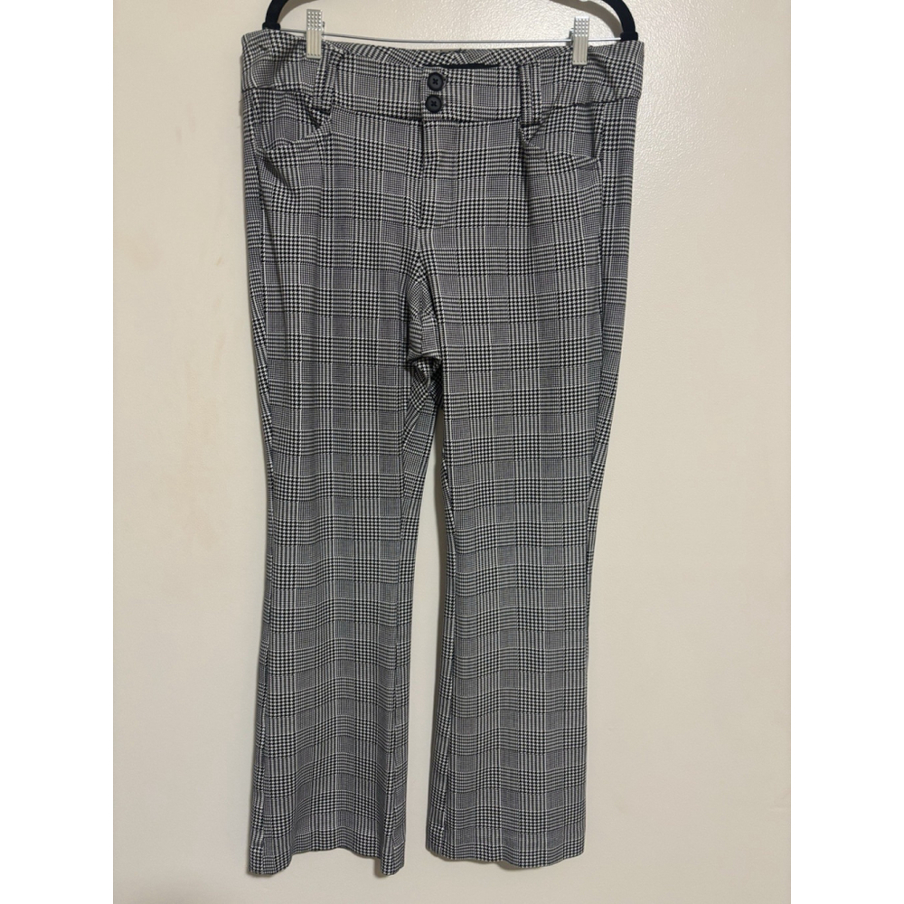 Torrid Size 16R Black & White Plaid Incredible Stretch Trouser Dress Pants EUC